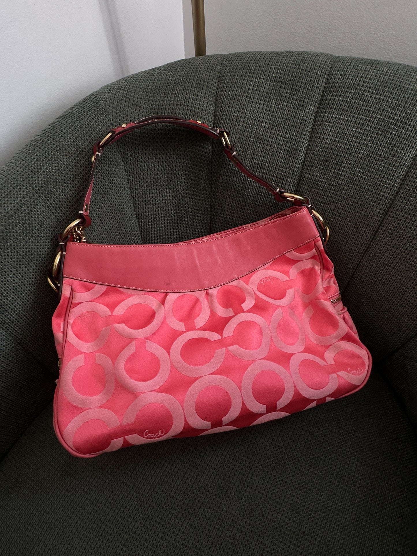 Pink Madison Op Art Shoulder Bag