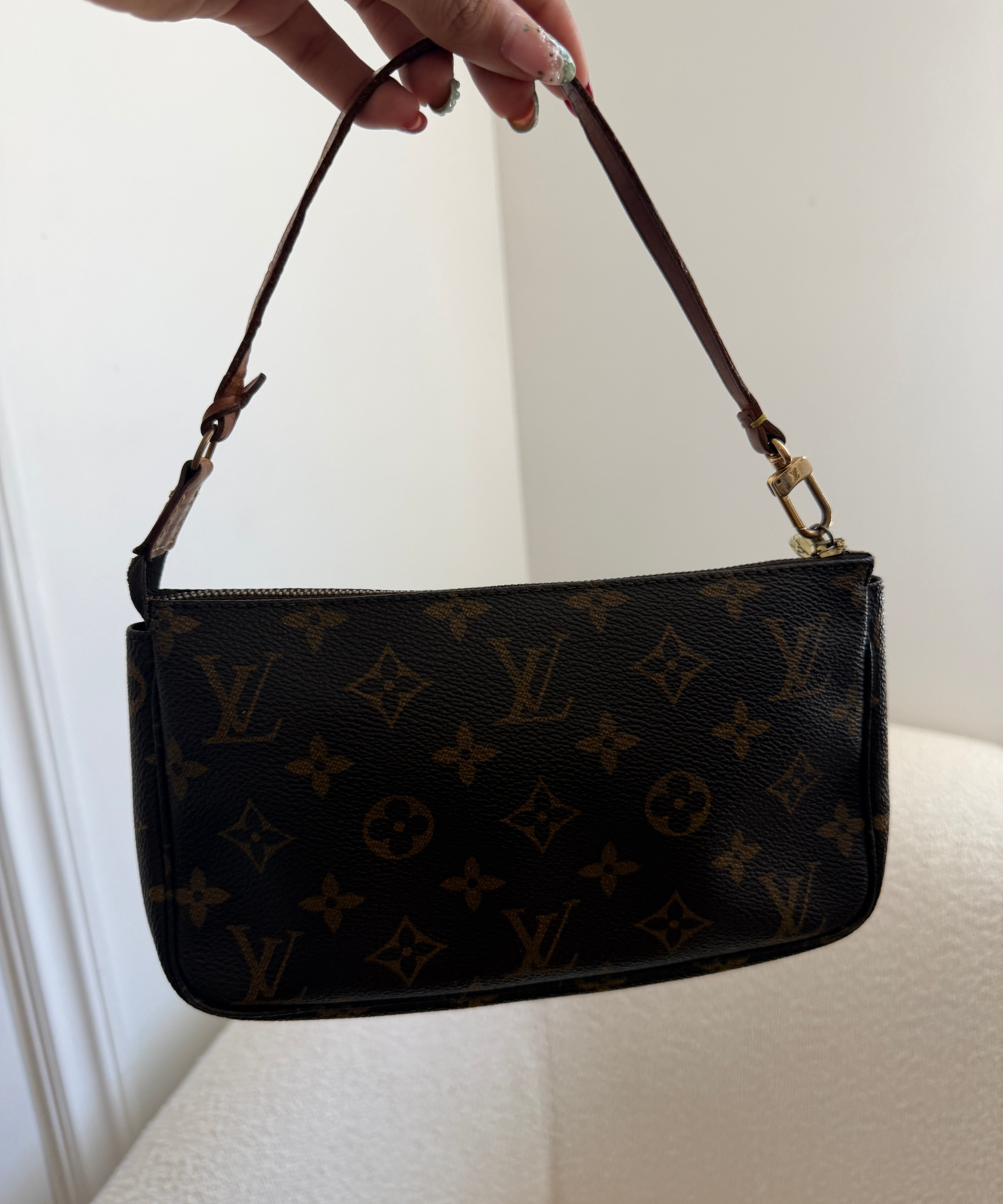 1998 Vintage Louis Vuitton Pochette Accessoires Bag