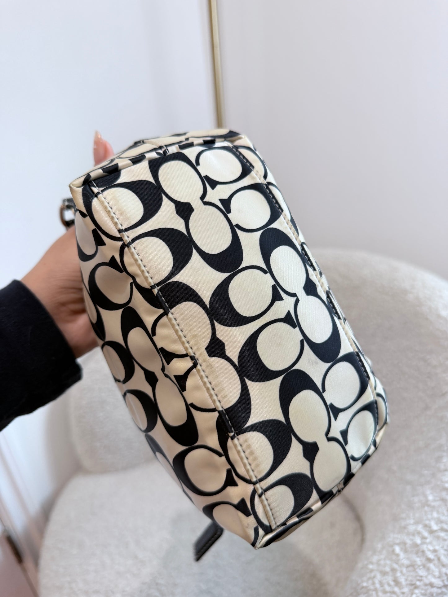 Coach Signature Top Handle Pochette