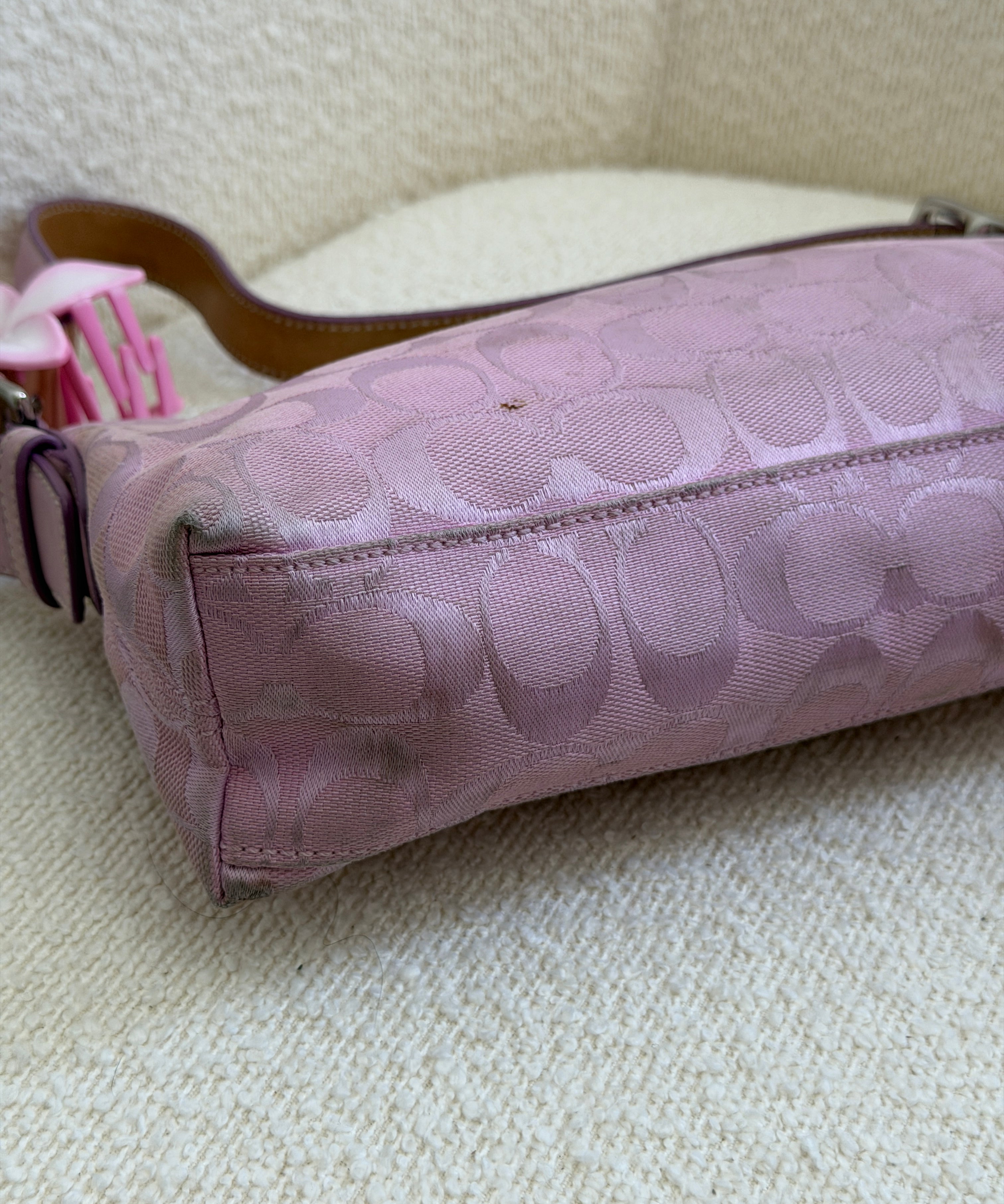 Rare Coach Lilac Signature East West Baguette