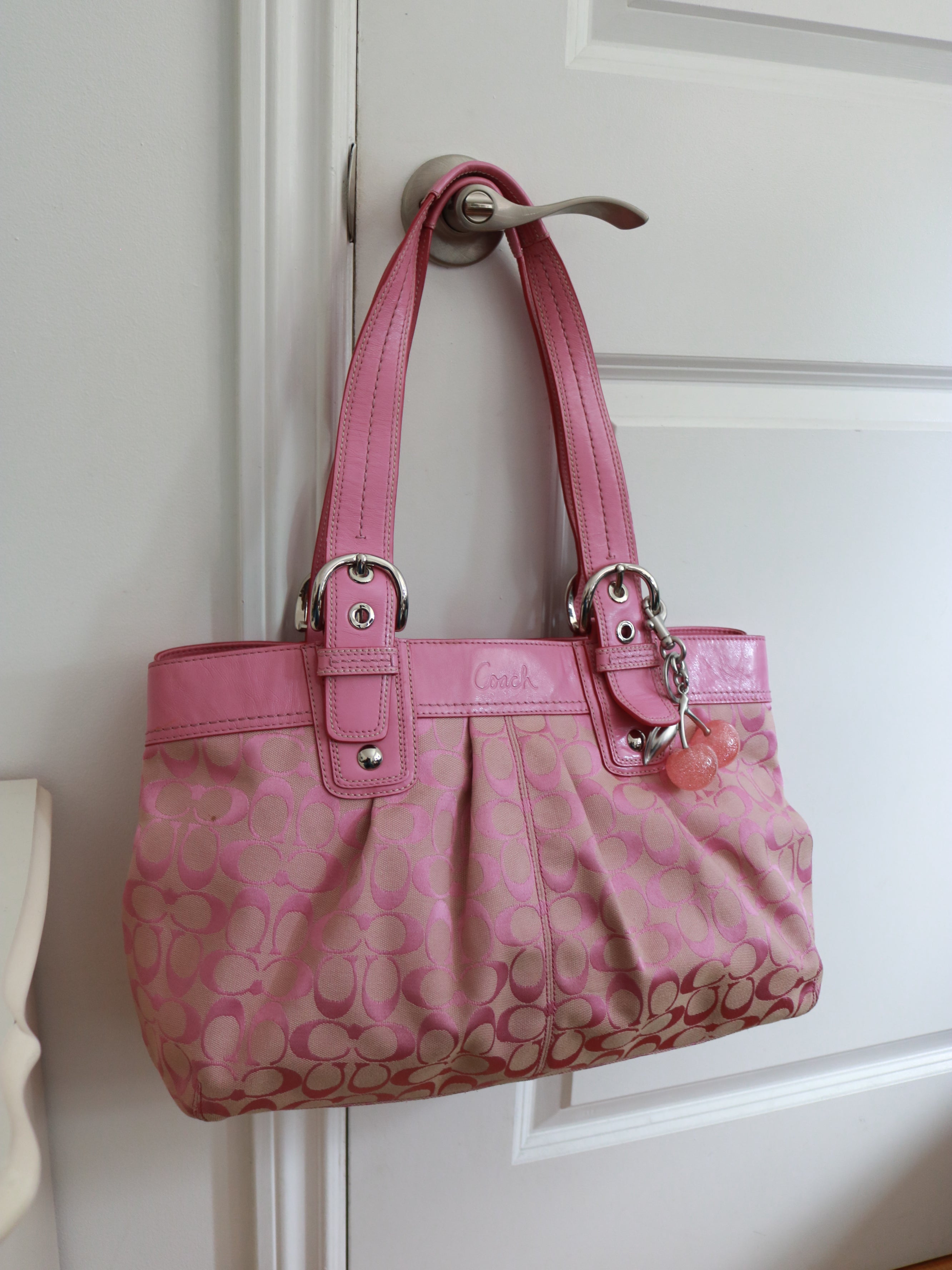 coach rare pink carriage soho tote bag Rare Pink Coach